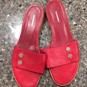 Burberry slides red